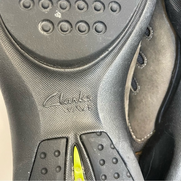 CLARKS Women’s Wave Olive Leather Lace Up Sneaker Shoe Size 8 - Picture 9 of 11